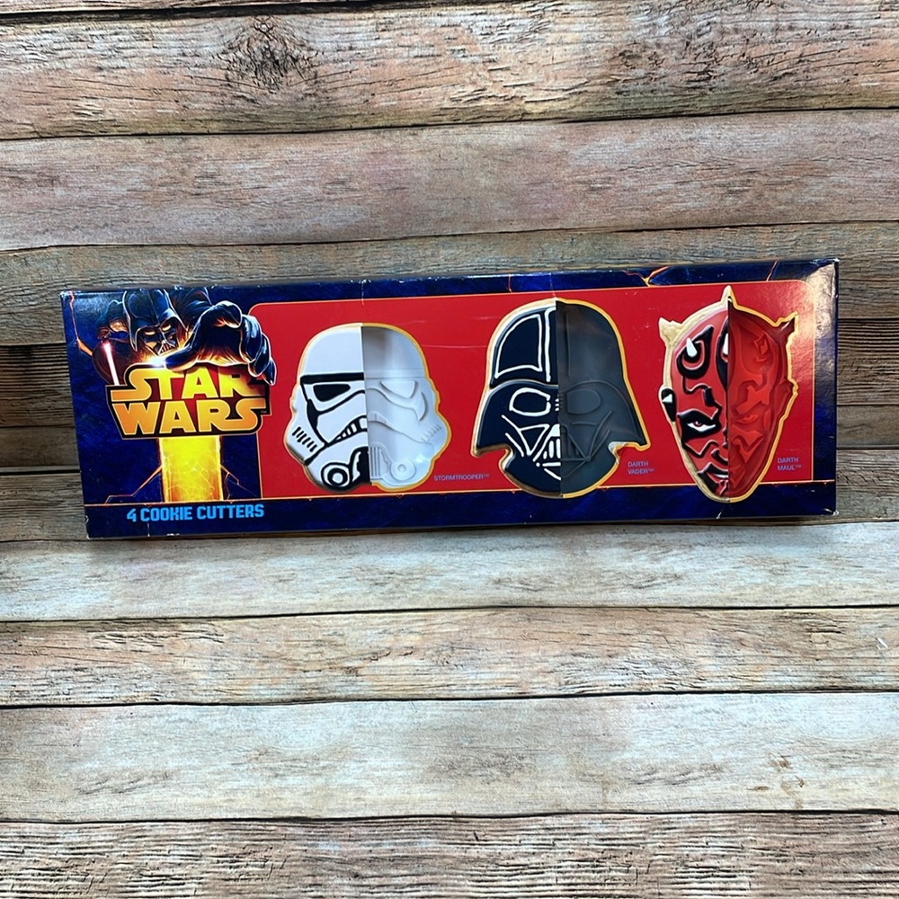 Star Wars cookie cutters - plastic easy release mechanism. - Picture 2 of 10